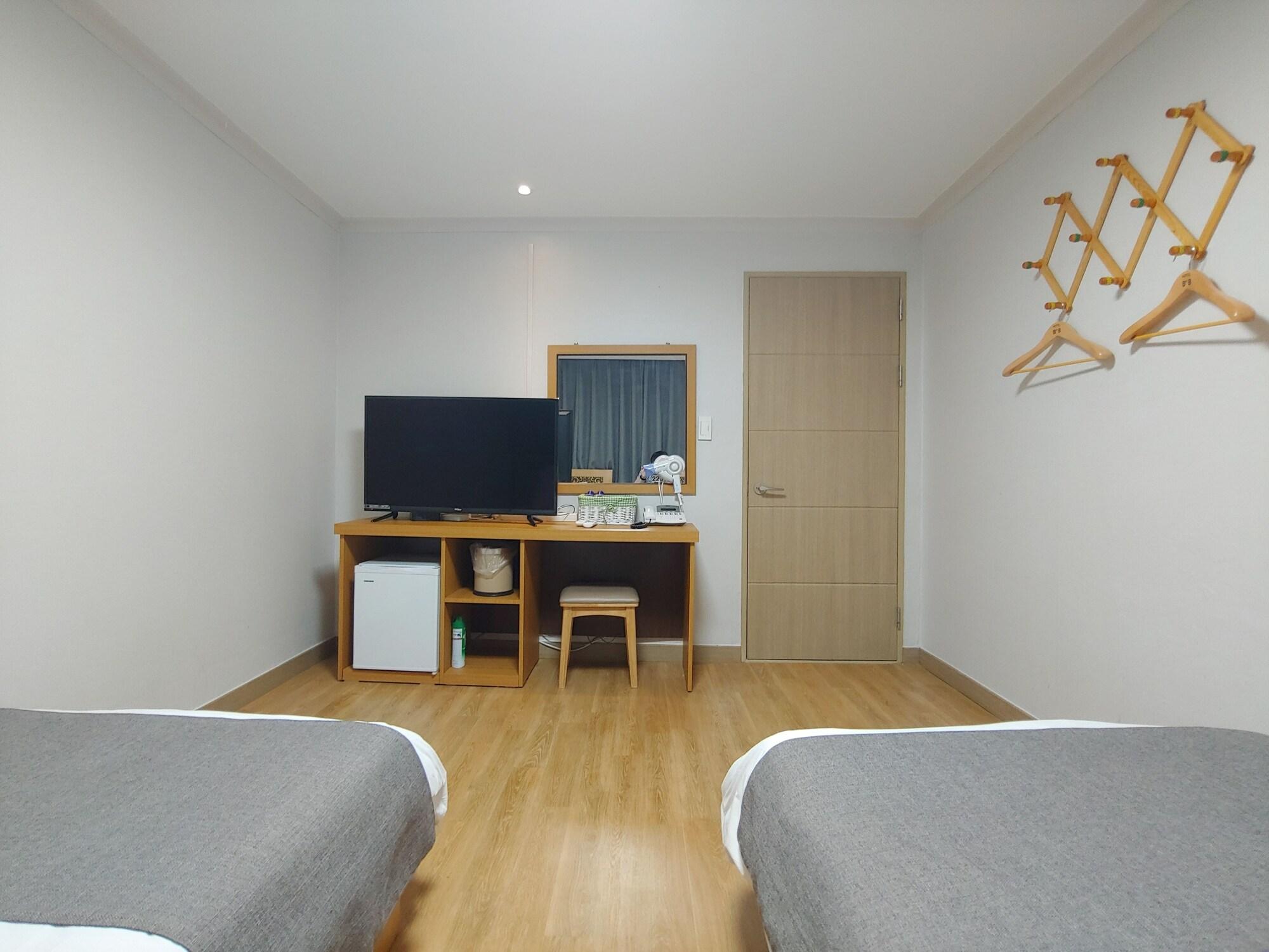 Gallery Hotel Bnb Jeju Dış mekan fotoğraf