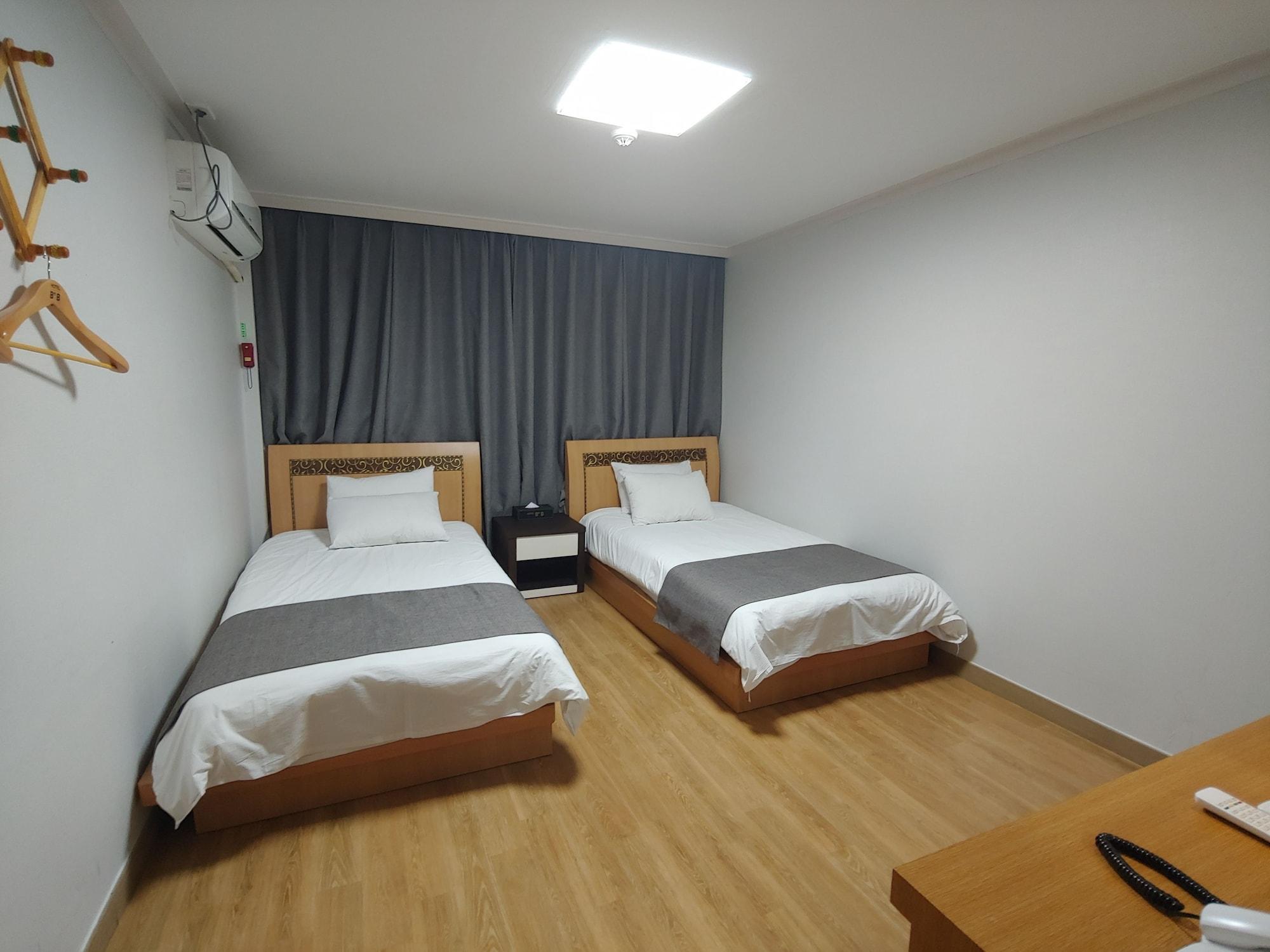 Gallery Hotel Bnb Jeju Dış mekan fotoğraf