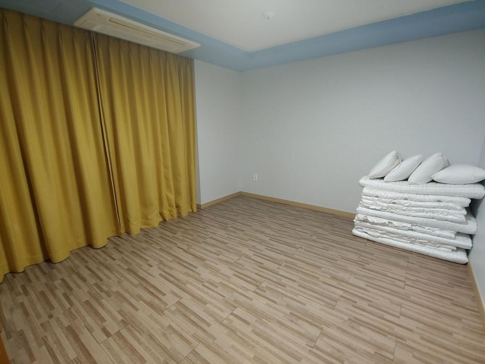 Gallery Hotel Bnb Jeju Dış mekan fotoğraf